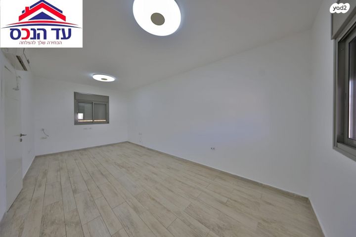 גג/ פנטהאוז, משכנות האומנים, קרית מוצקין