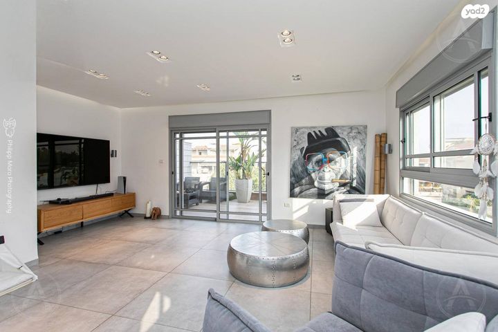 גג/ פנטהאוז, הגדוד העברי, קרית חיים מזרחית, חיפה