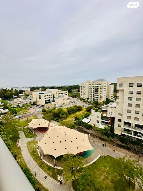 גג/ פנטהאוז, נהר הירדן, עבר הירדן, קרית אונו