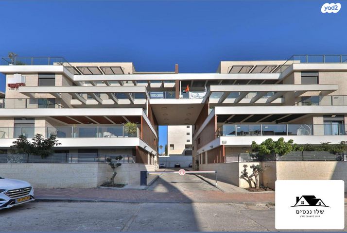 גג/ פנטהאוז, התאנים, קרית אתא