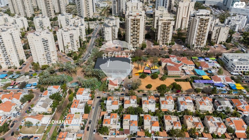 דו משפחתי, מעפילי אגוז, רמת פולג, נתניה