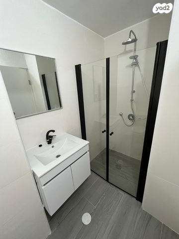 דירה, שכונה ב', באר שבע