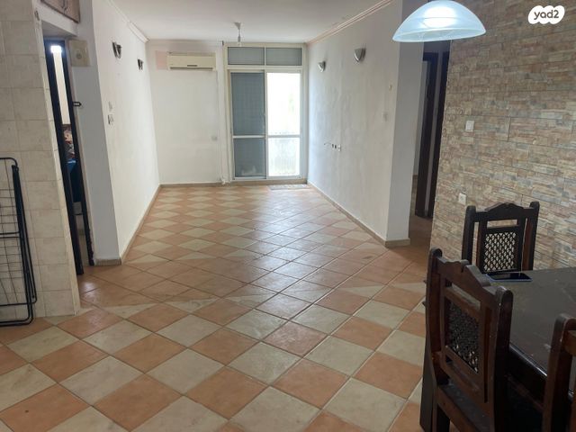 דירה, החלוץ, טרומפלדור, נהריה