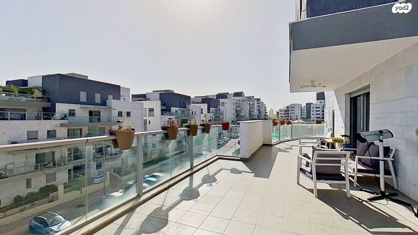 דירה, זלמן שזר, מורשת, מודיעין מכבים רעות