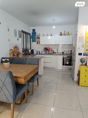 דירה, אהבת אדם, שרונה, כפר יונה