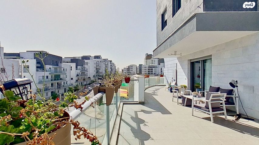 דירה, זלמן שזר, מורשת, מודיעין מכבים רעות