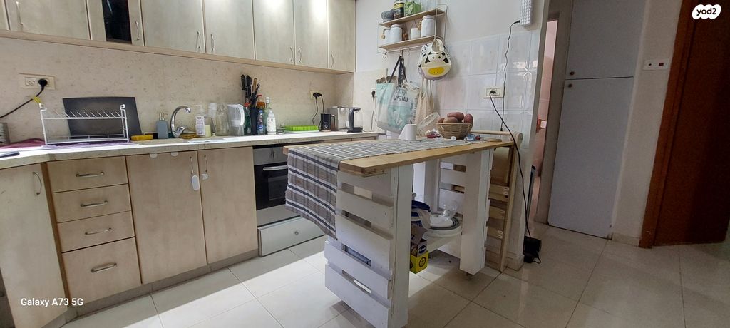 דירה, שבטי ישראל, גבעת אולגה, חדרה