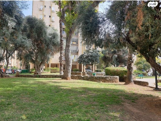 גג/ פנטהאוז, רחובות