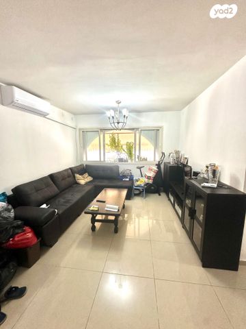 דירה, יהדות בריטניה, נאות אשקלון, אשקלון