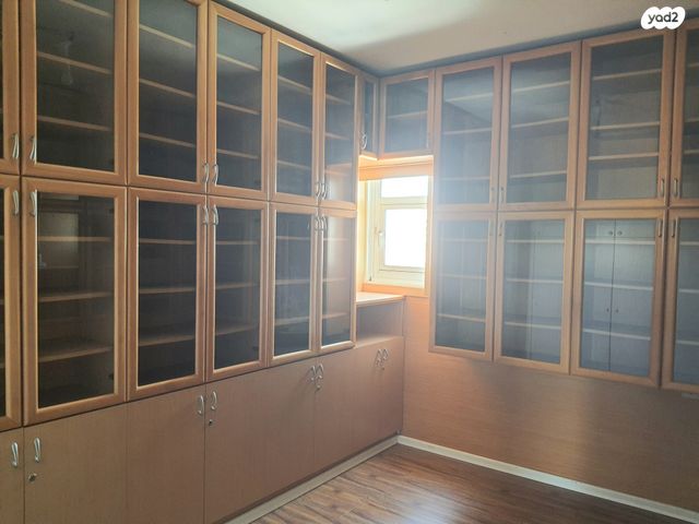 גג/ פנטהאוז, רחובות