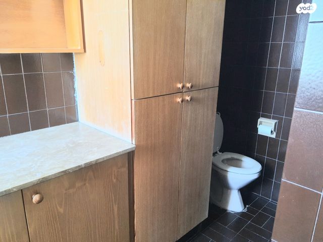 גג/ פנטהאוז, רחובות