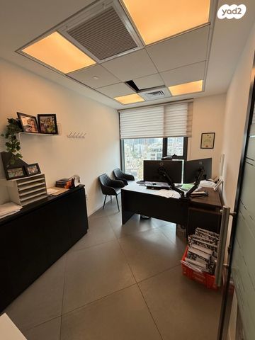 משרדים, גבעתיים