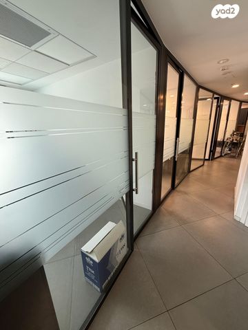 משרדים, גבעתיים