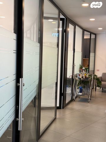 משרדים, גבעתיים