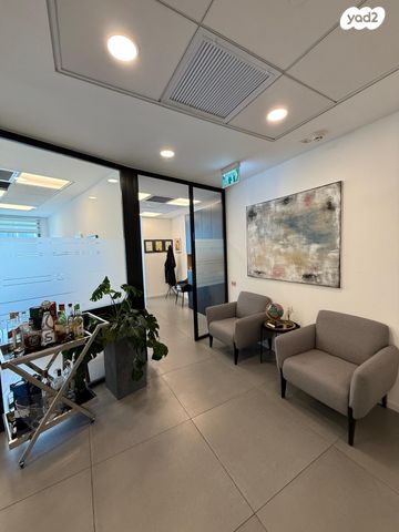 משרדים, גבעתיים