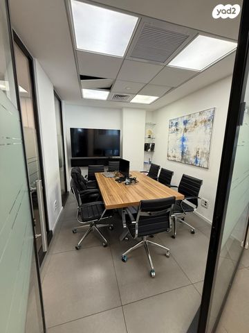 משרדים, גבעתיים