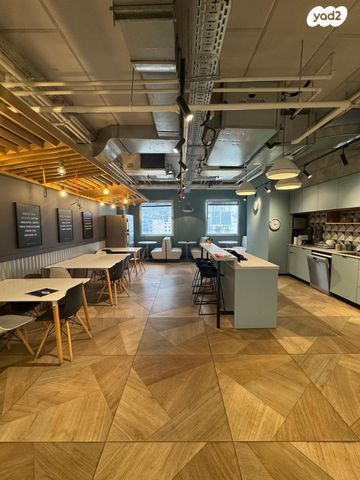 משרדים, יגאל אלון, ביצרון ורמת ישראל, תל אביב יפו