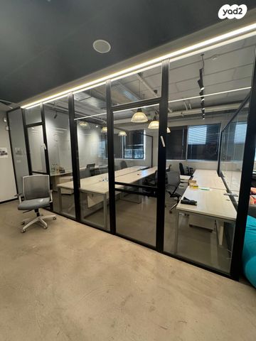 משרדים, יגאל אלון, ביצרון ורמת ישראל, תל אביב יפו