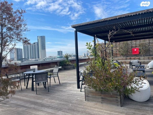 משרדים, יגאל אלון, ביצרון ורמת ישראל, תל אביב יפו