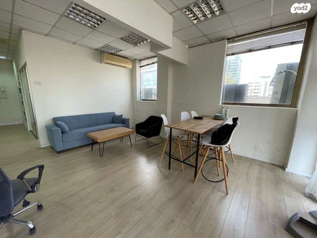 משרדים, חומה ומגדל, מונטיפיורי, הרכבת, תל אביב יפו