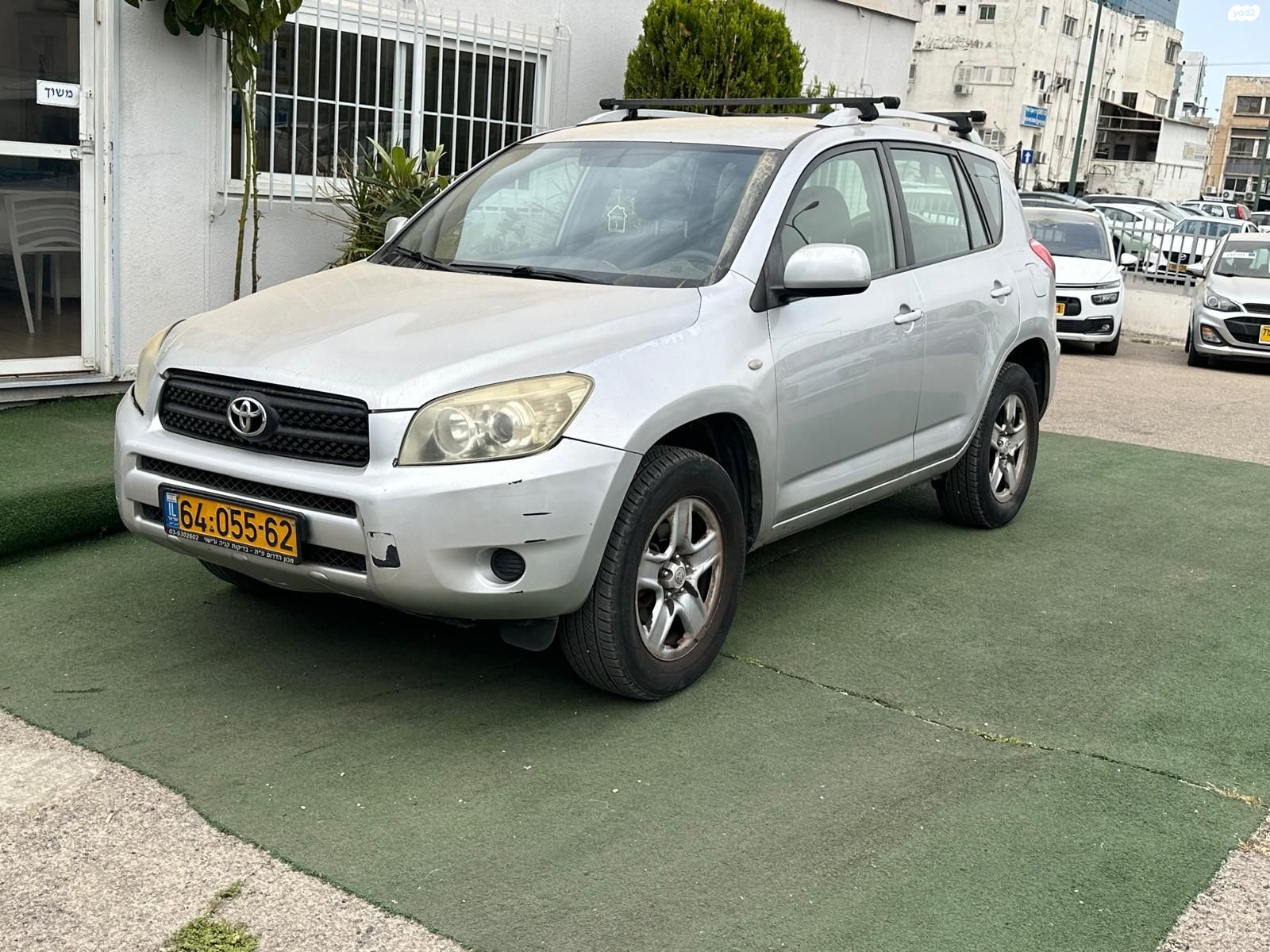 מודעת רכב טויוטה RAV4