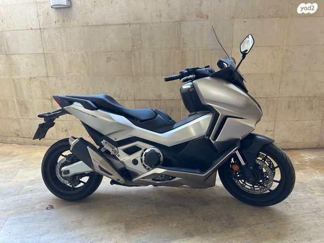 מודעת רכב הונדה פורזה 750