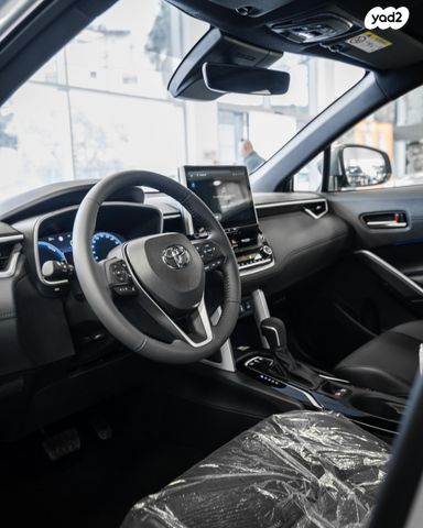 טויוטה קורולה קרוס