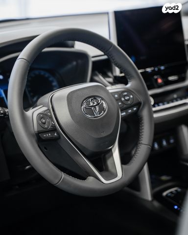 טויוטה קורולה קרוס