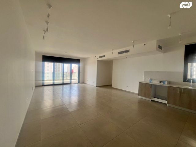 דירה, אמנון ליפקין שחק, נוף הטיילת, נתניה