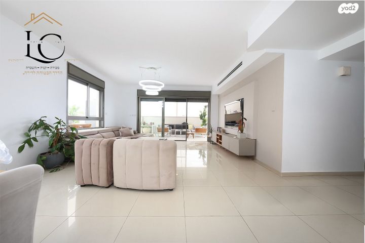 גג/ פנטהאוז, חולון