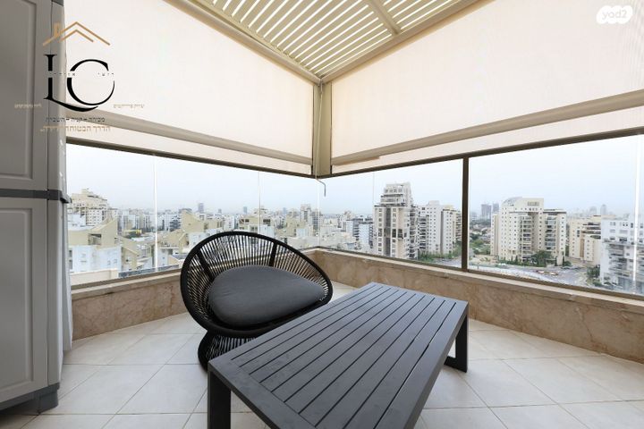 גג/ פנטהאוז, חולון