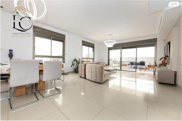 גג/ פנטהאוז, חולון