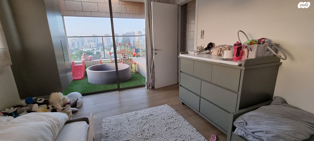 גג/ פנטהאוז, שדרות ביאליק, אלון, רמת השרון