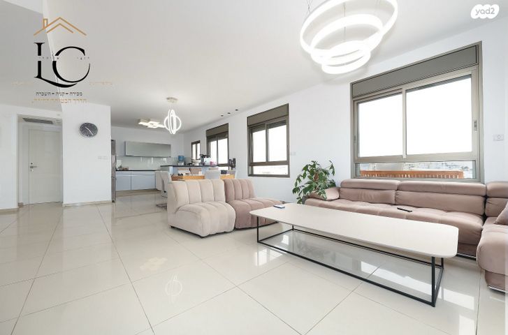 גג/ פנטהאוז, חולון