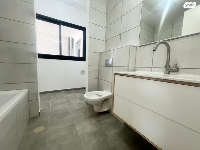 דירה, אמנון ליפקין שחק, נוף הטיילת, נתניה