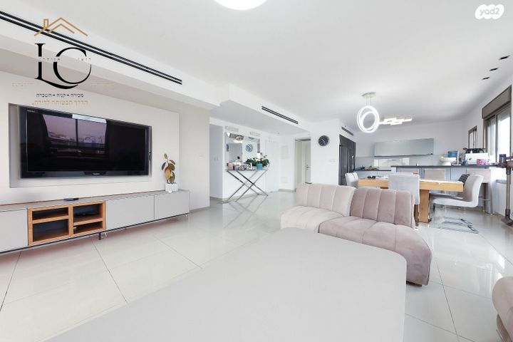 גג/ פנטהאוז, חולון