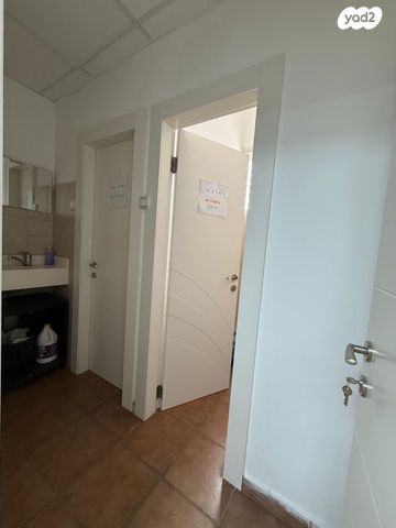 משרדים, אזור תעשיה הישן, כפר סבא