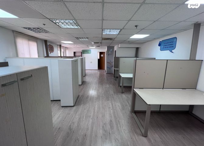 משרדים, נשר