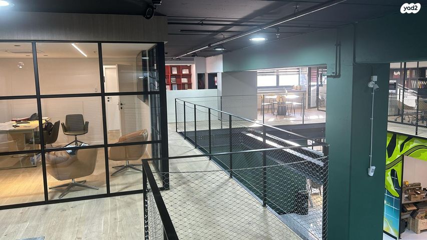 מחסנים, חולון