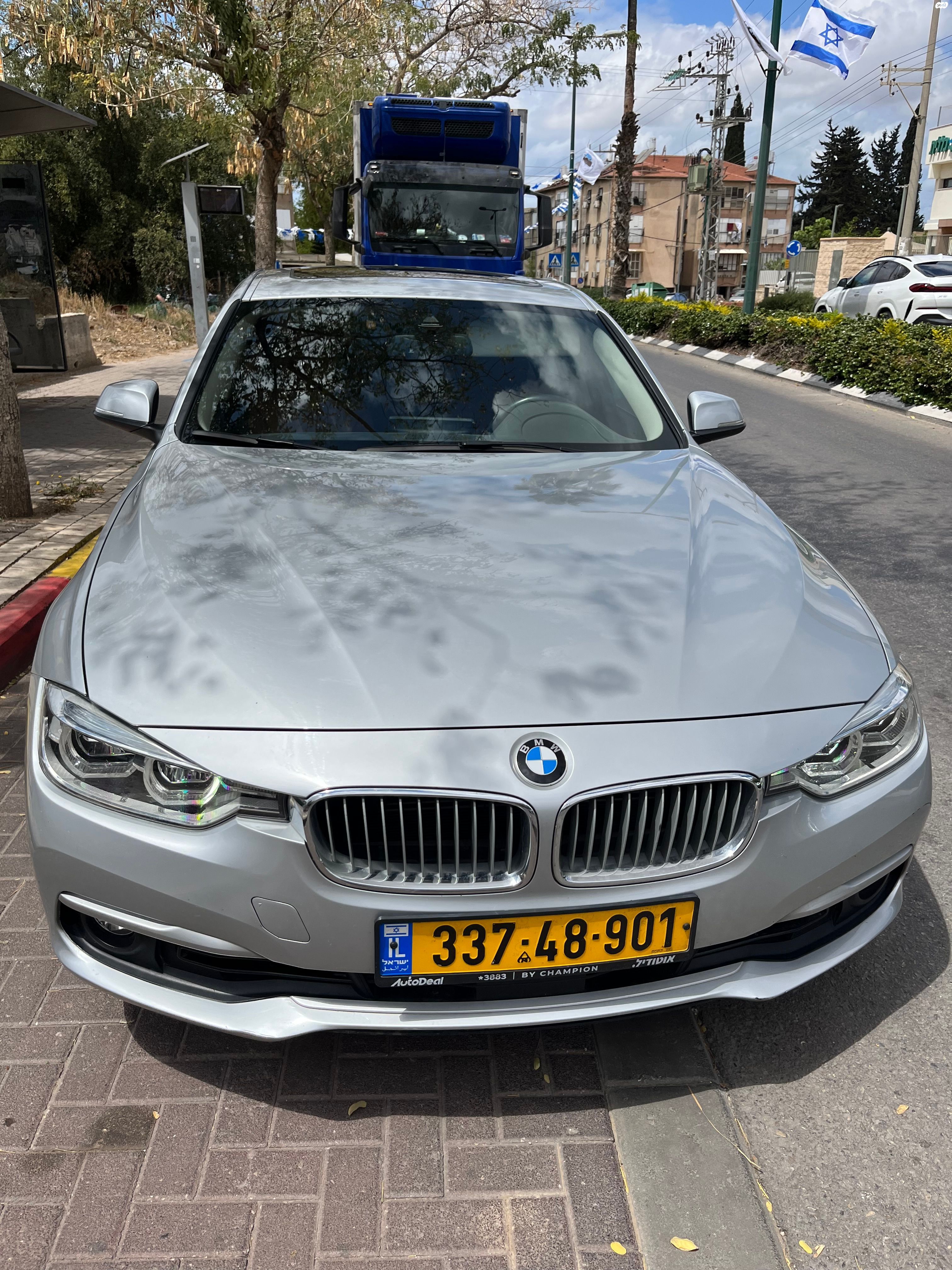 מודעת רכב ב מ וו סדרה 3