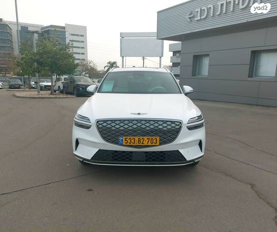 מודעת רכב ג'נסיס GV70