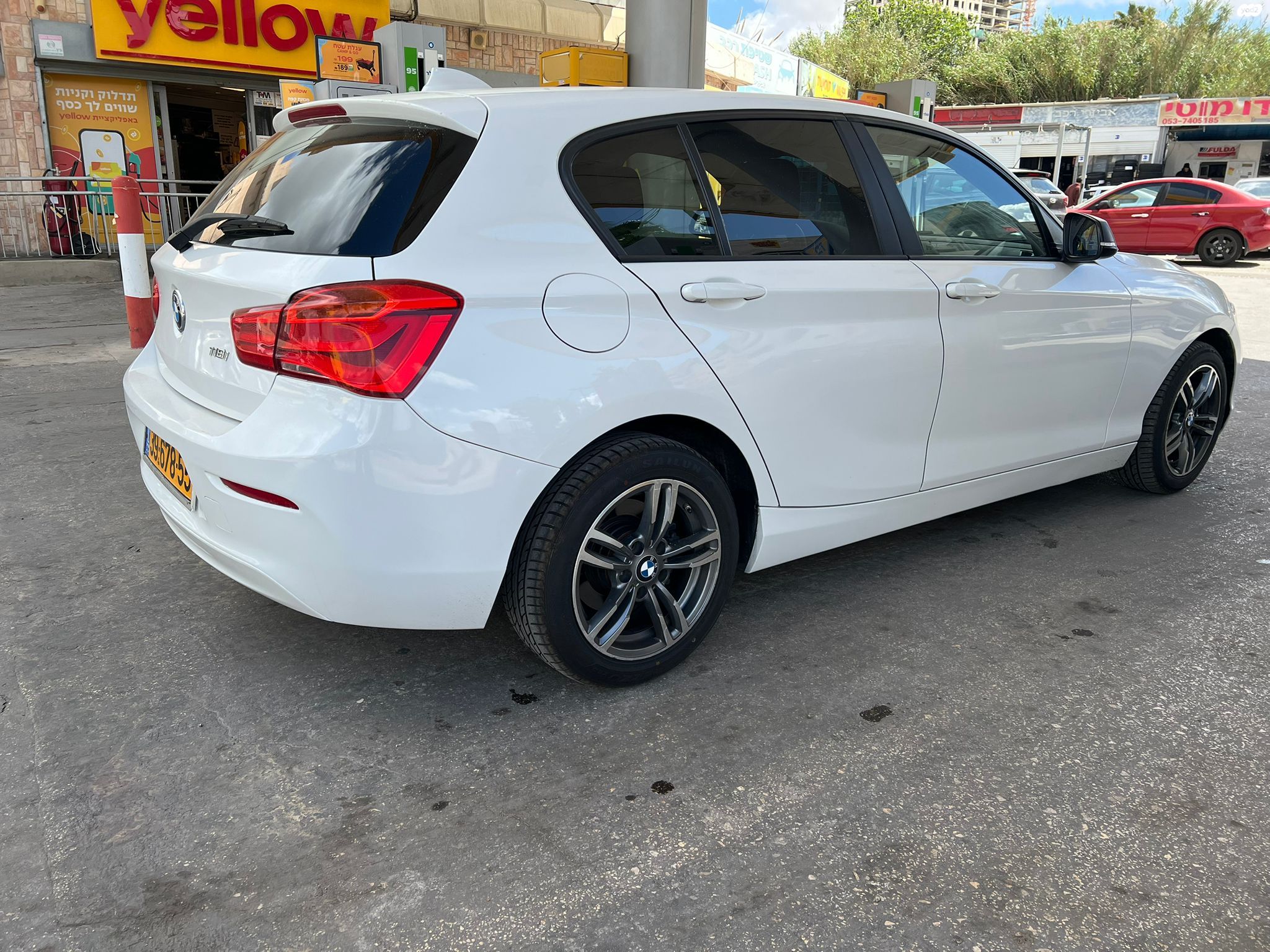 מודעת רכב ב מ וו סדרה 1