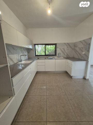 בית פרטי/ קוטג', בצלאל בצרווי, פסגת זאב, ירושלים