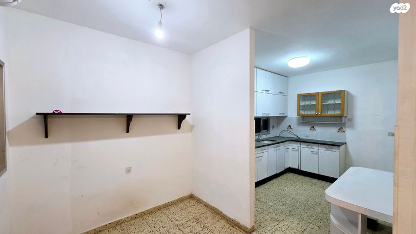 דופלקס, חיים צבי גרינשטיין, קרול, פתח תקווה