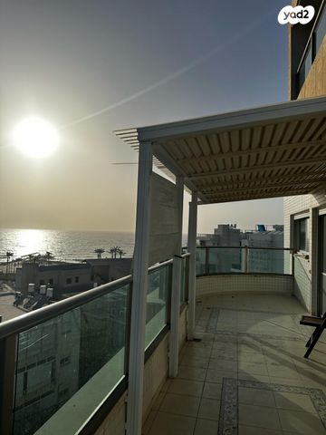 גג/ פנטהאוז, עיר, מרכז העיר, נהריה