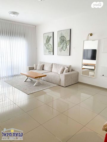 יונתן רטוש 12