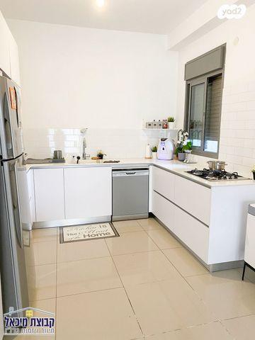 דירה, יונתן רטוש 12, פסגות אפק, ראש העין