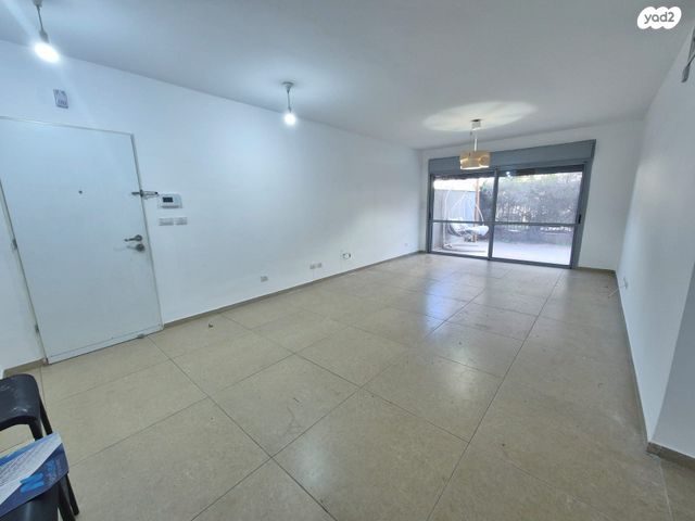 דירת גן, רובין, אבני חן, חריש