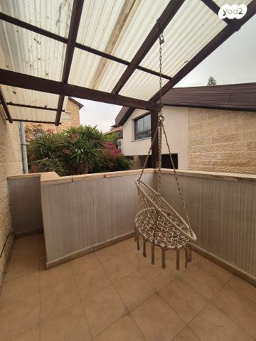 בית פרטי/ קוטג', בצלאל בצרווי, פסגת זאב, ירושלים