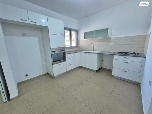 דירת גן, רובין, אבני חן, חריש